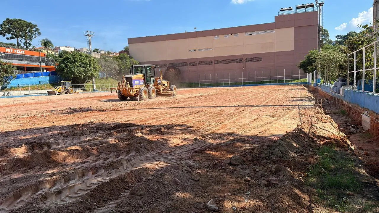 Equipe BaseSet em obra durante execução de fundação e estrutura